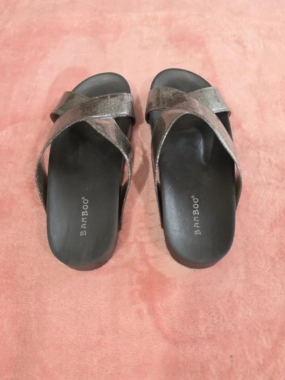 Bamboo Women’s Synthetic Slip-On Glitter Criss Cross Slide Sandals 7 Silver - Picture 3 of 6